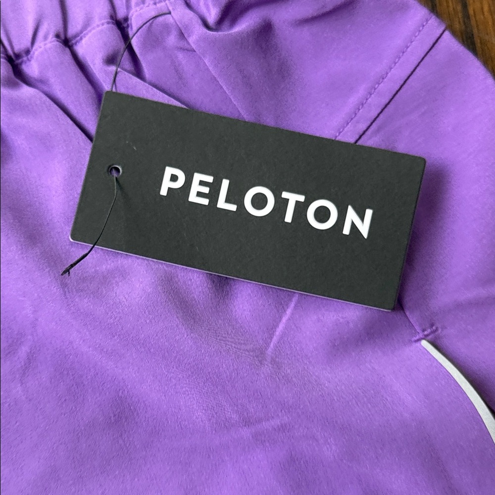NWT Peloton 3" Output Geometric Run Short - Picture 5 of 10